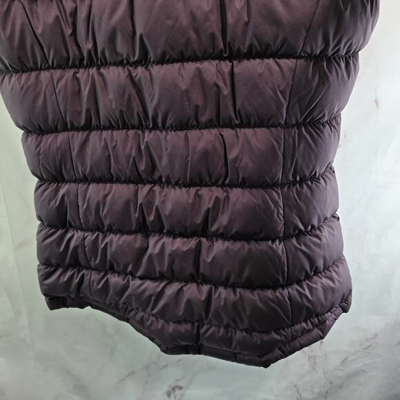 Athleta Down Vest Womens Medium Purple Puffer Coat Zip Puffy Downabout Raisin - Picture 7 of 12